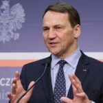 Polish FM Sikorski: Anti-Immigrant Hysteria Undermines Poland’s Future