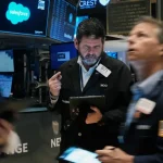 Palantir Warning Prompts $300 Billion Tech Sell-Off Amid AI Revenue Concerns